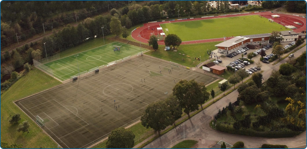 Jahn-Stadion Neustadt  - Gesamt-Ansicht -